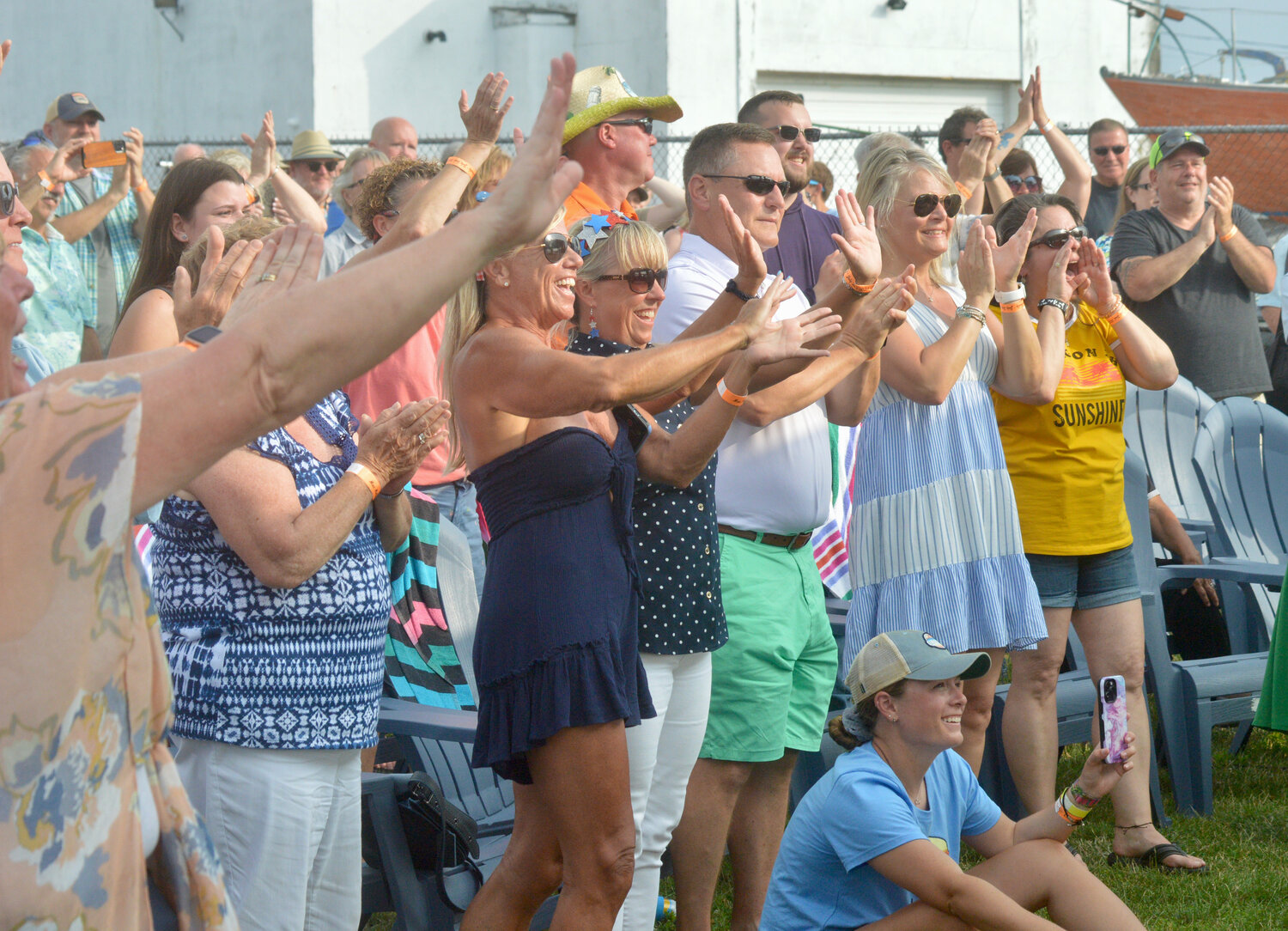 Jimmy Buffett Surprises Parrotheads In Portsmouth EastBayRI